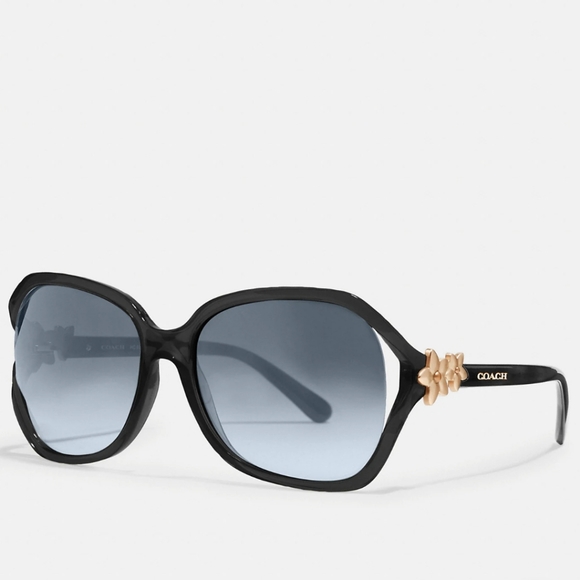 New! Coach Flower 🌼 Sunglasses in Black - Picture 1 of 3
